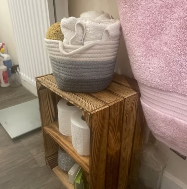 Regal aus Holzkisten mit Boden 39×29×24 cm – natur, geflammt, weiß, braun